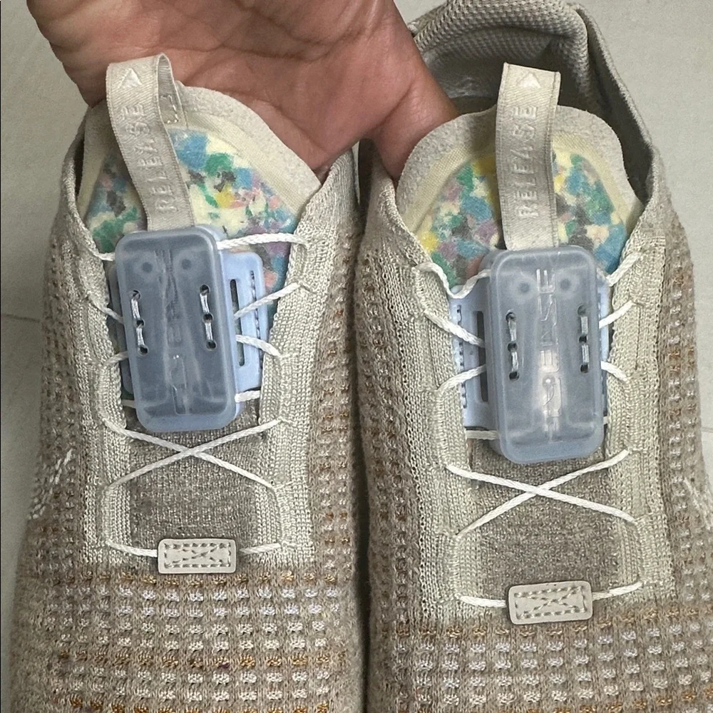 Nike Air VaporMax 2020 Flyknit Oatmeal Womens 9.5‎ Sneakers Shoes Running